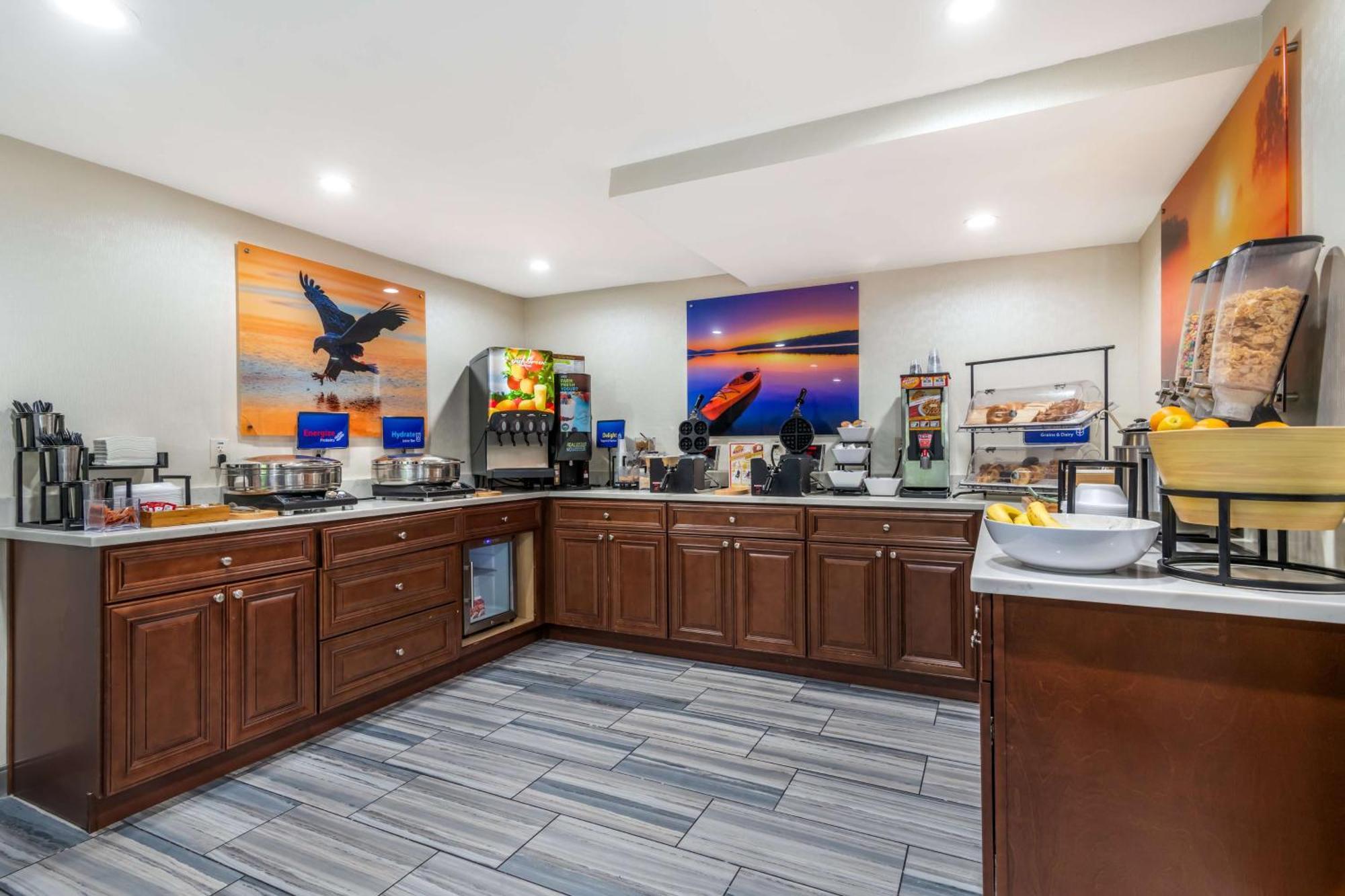 Best Western Atlanta-Marietta Ballpark Hotel Waterford Екстериор снимка