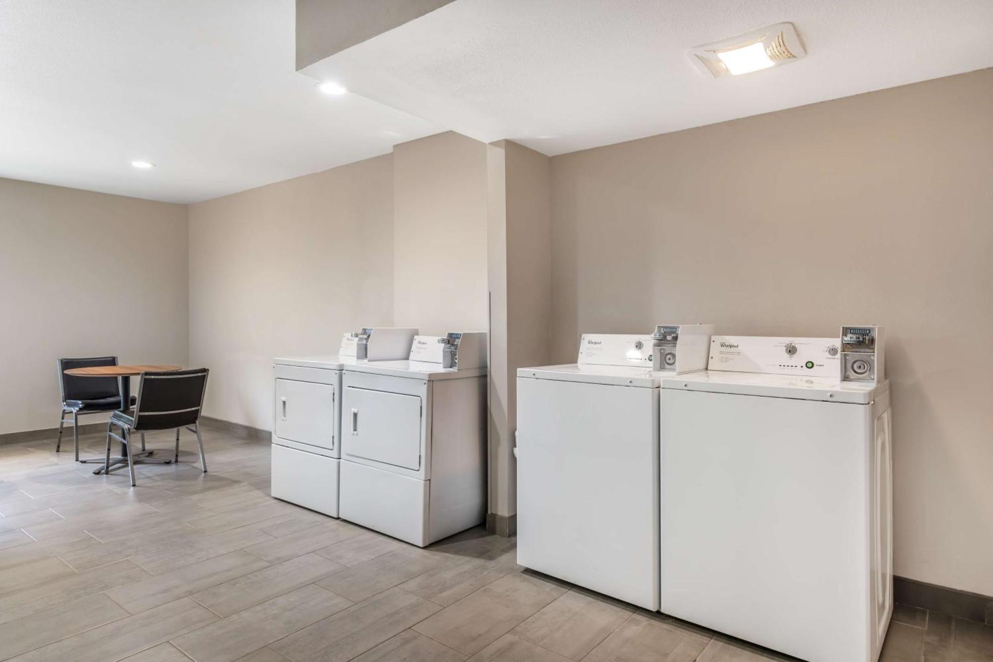 Best Western Atlanta-Marietta Ballpark Hotel Waterford Екстериор снимка