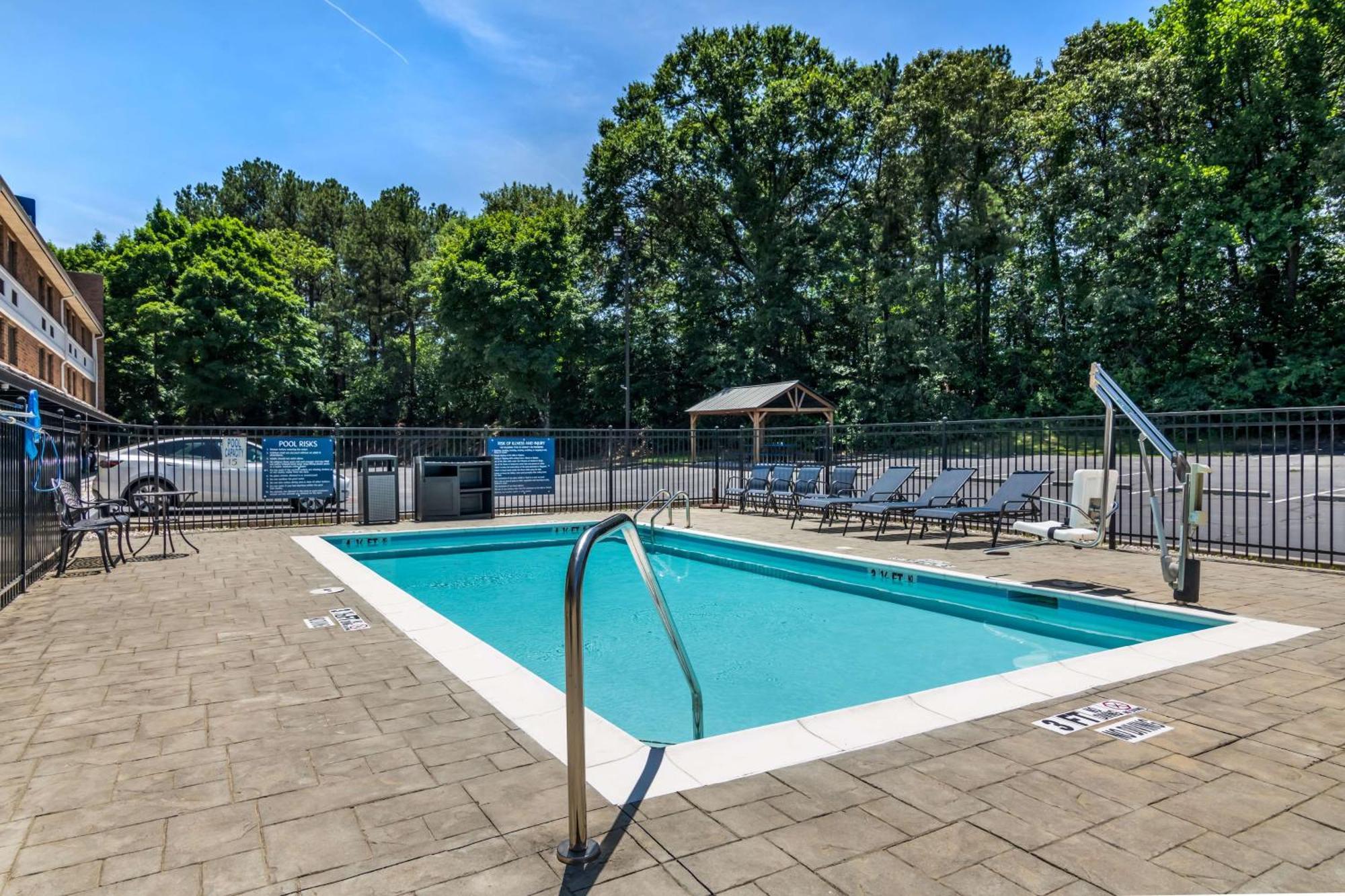 Best Western Atlanta-Marietta Ballpark Hotel Waterford Екстериор снимка