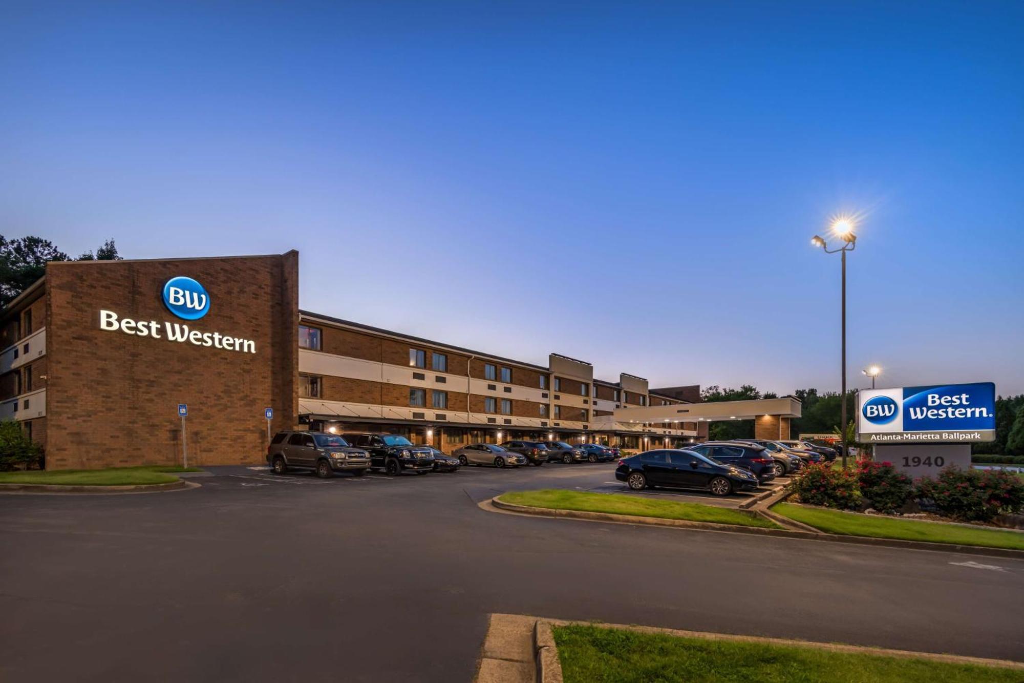 Best Western Atlanta-Marietta Ballpark Hotel Waterford Екстериор снимка